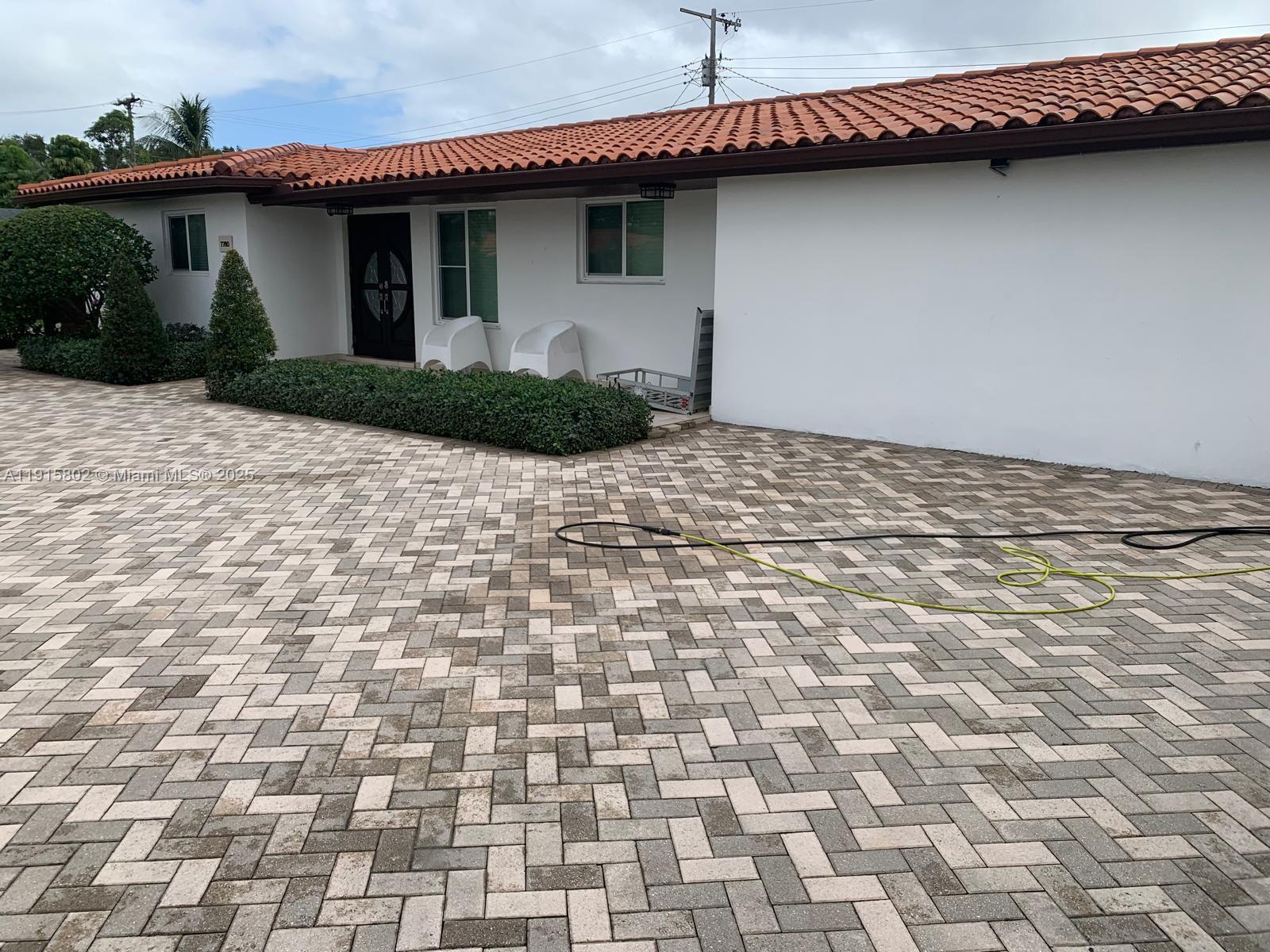 SUNRISE MNR - Residential Lease