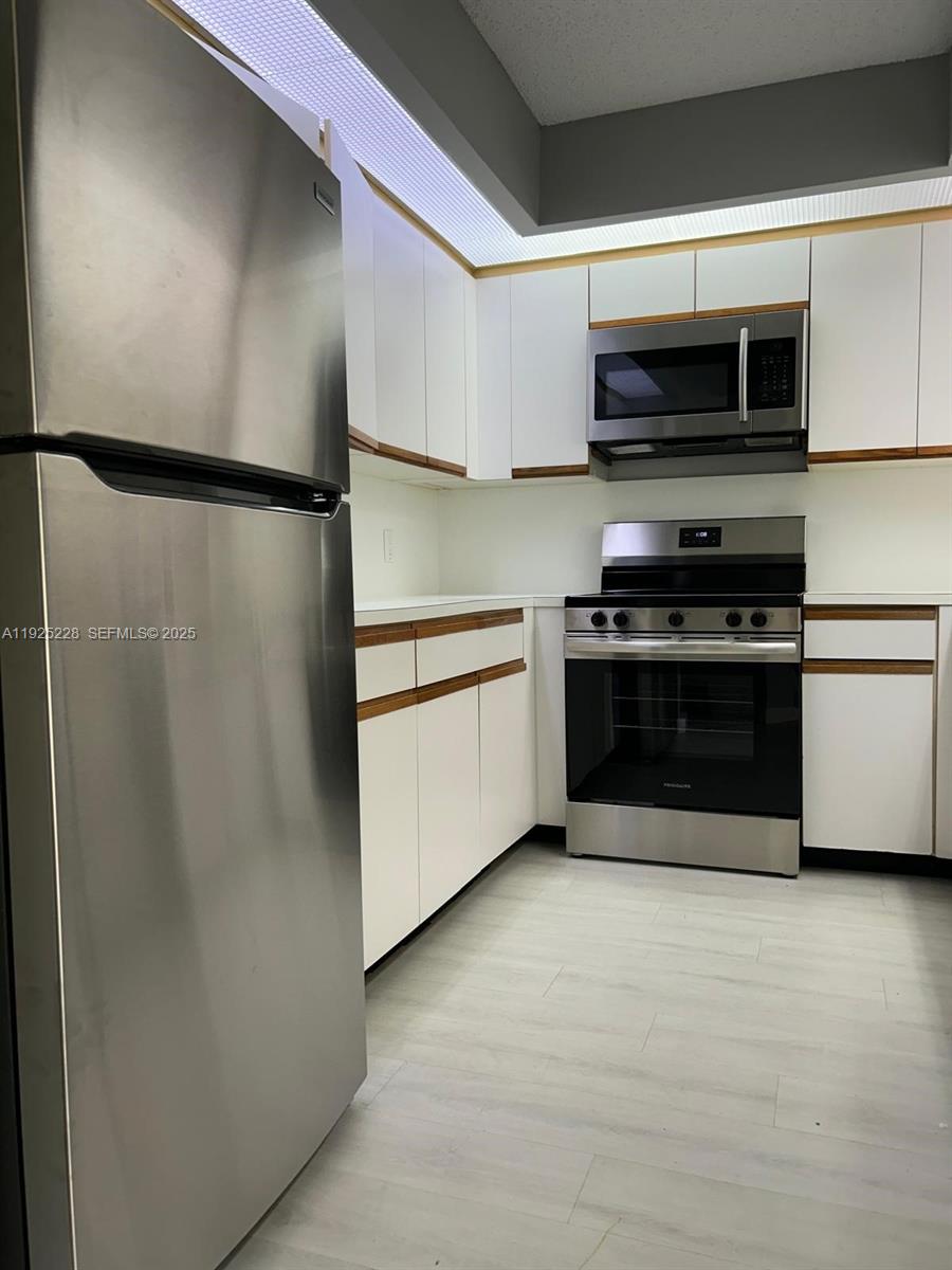 CAMBRIDGE AT CENTURY VILL - Residential