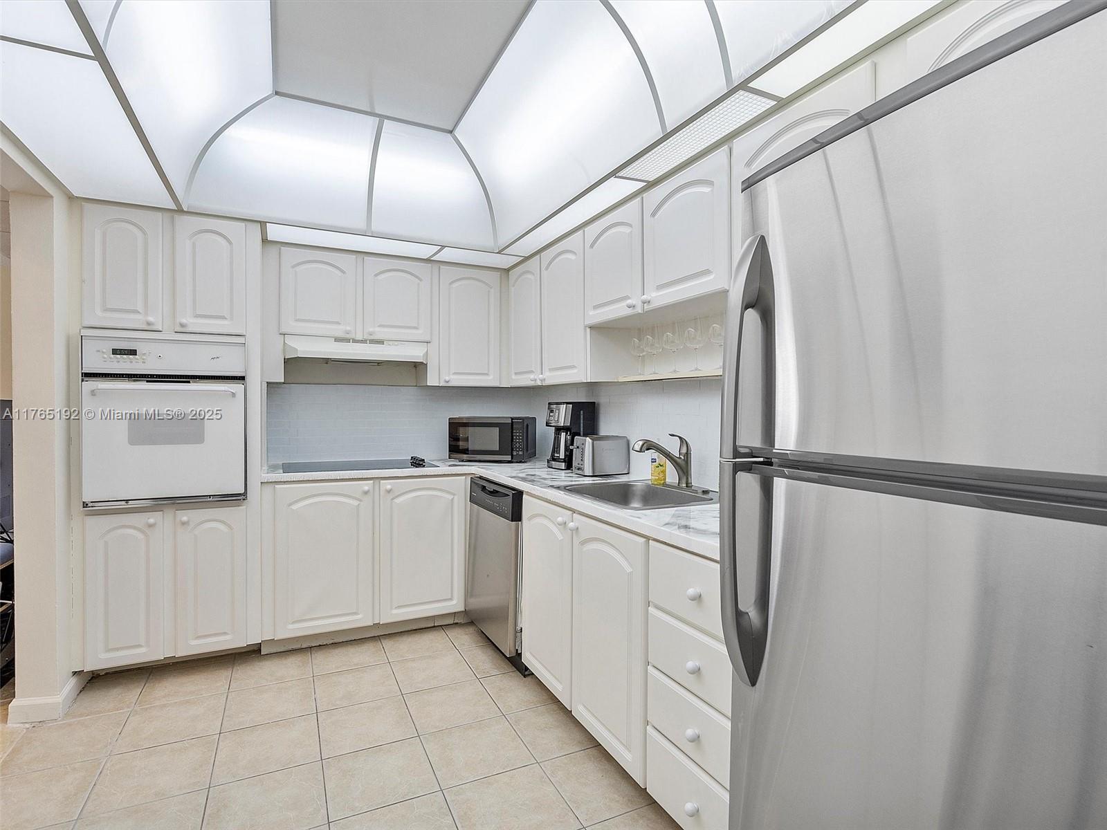 TIDES ON HOLLYWOOD BEACH - Residential Lease