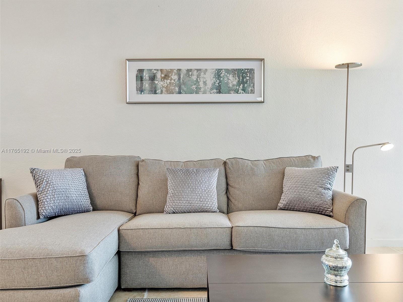 TIDES ON HOLLYWOOD BEACH - Residential Lease