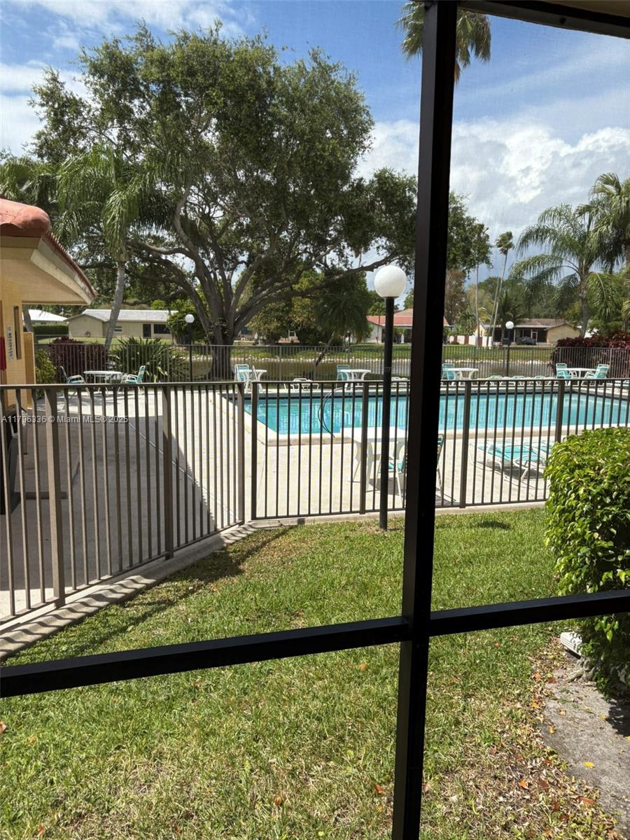 WATERS EDGE OF CORAL SPRI - Residential