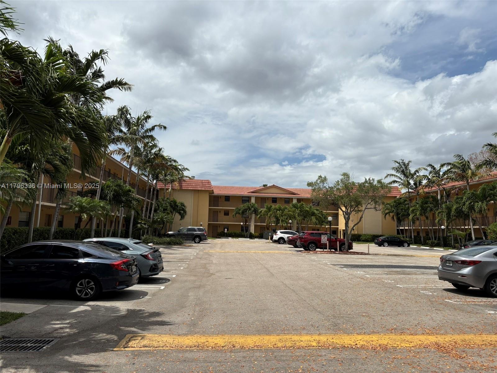 WATERS EDGE OF CORAL SPRI - Residential
