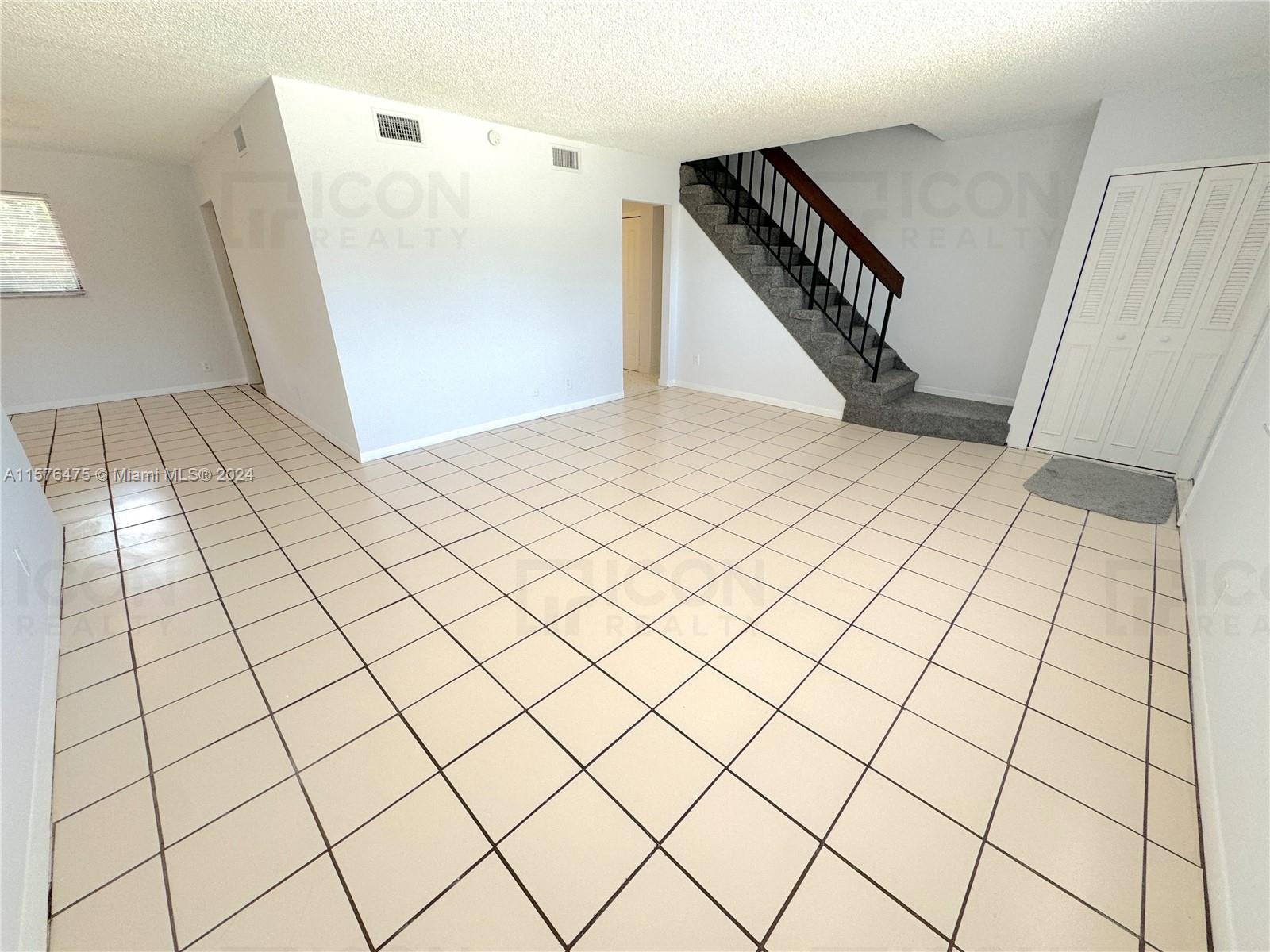 CRESTVIEW BOYNTON - Residential Lease