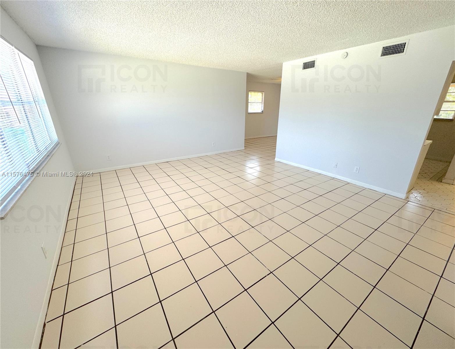 CRESTVIEW BOYNTON - Residential Lease