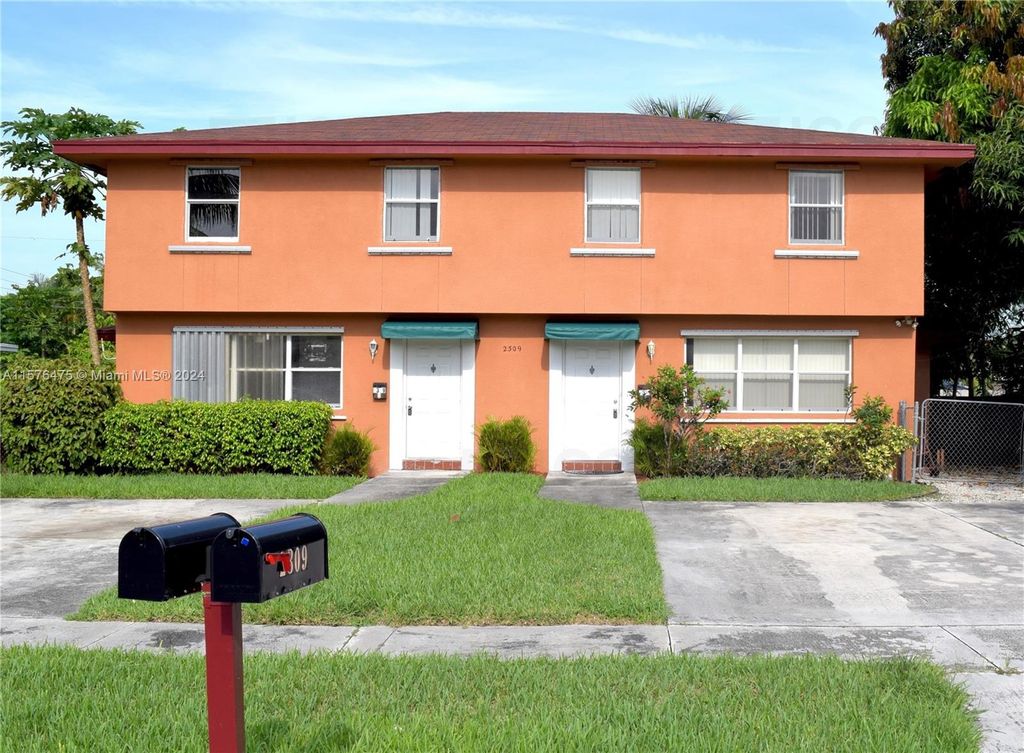 Photo of 2309 SE 2nd St #S, Boynton Beach, FL 33435 (MLS # A11576475)
