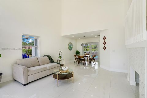 Single Family Residence in Pembroke Pines FL 770 207th Ter Ter 4.jpg