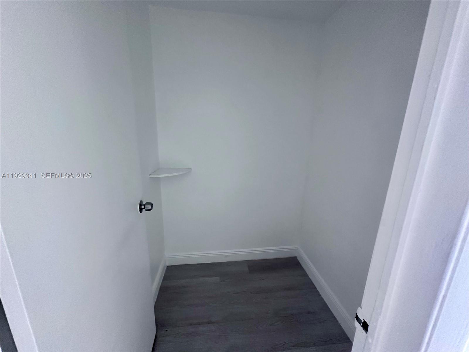 VENETIAN ACRES - Residential Lease