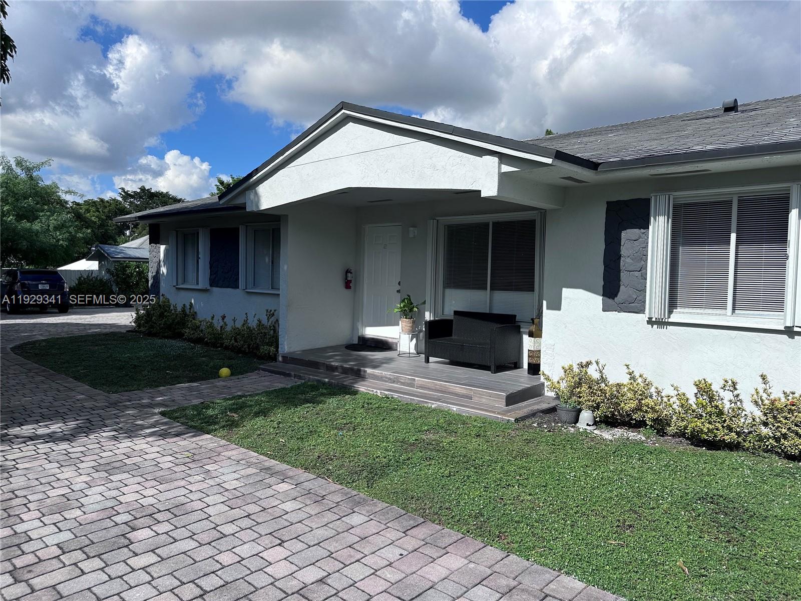 VENETIAN ACRES - Residential Lease