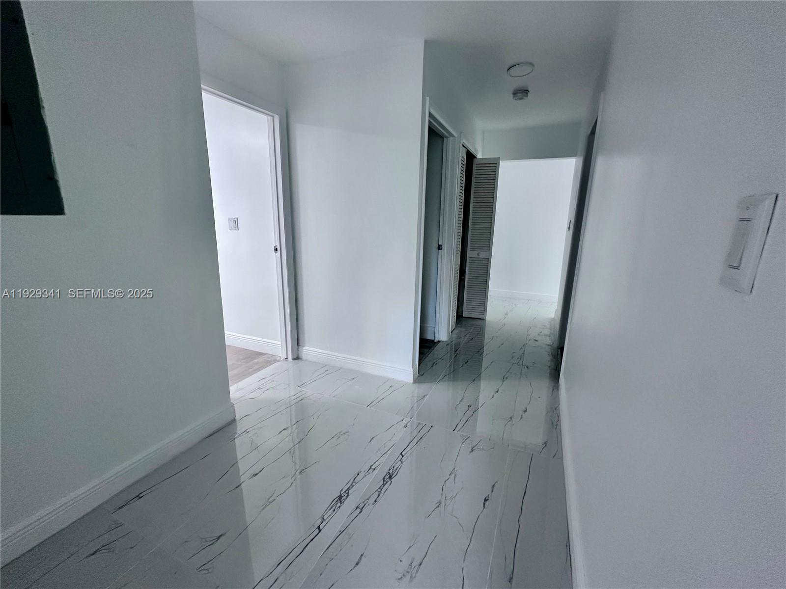 VENETIAN ACRES - Residential Lease