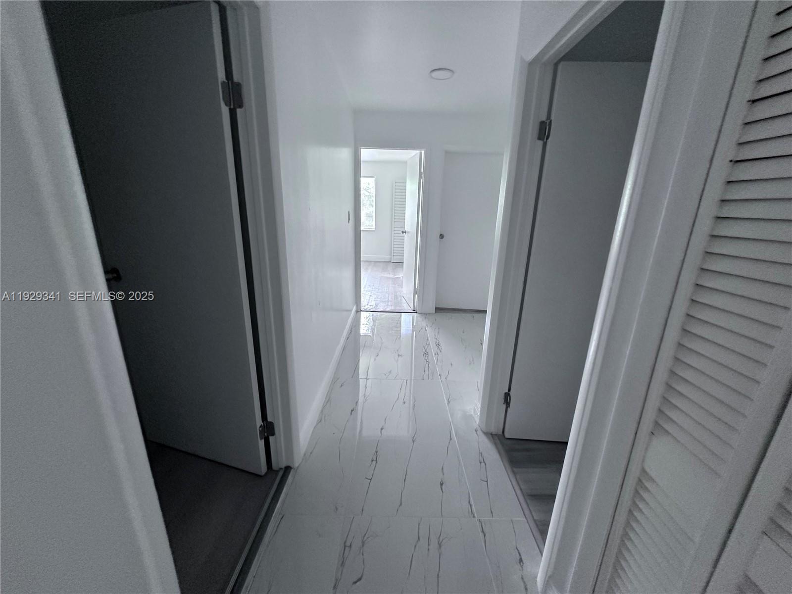 VENETIAN ACRES - Residential Lease