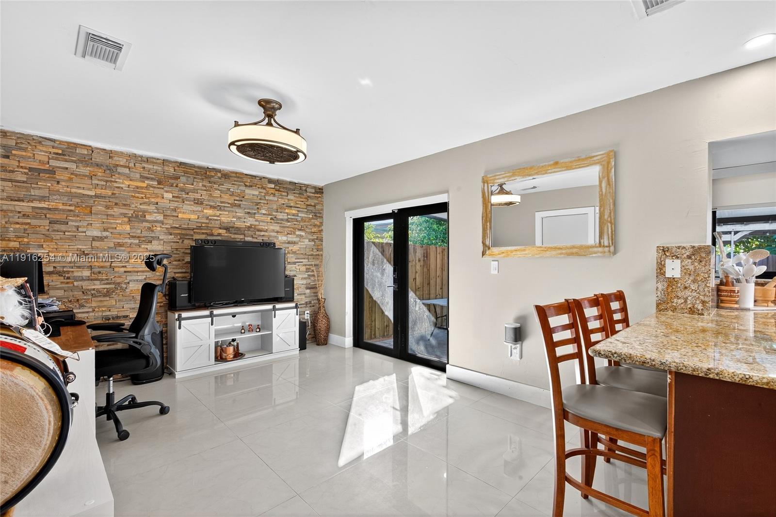 CUTLER LANDINGS 1ST ADDN - Residential