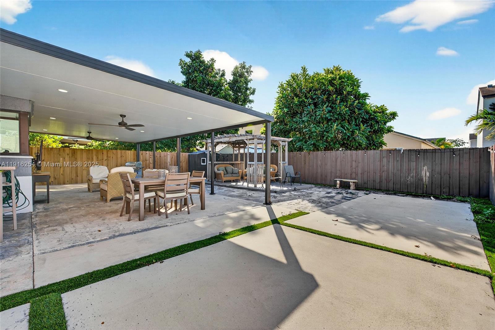 CUTLER LANDINGS 1ST ADDN - Residential