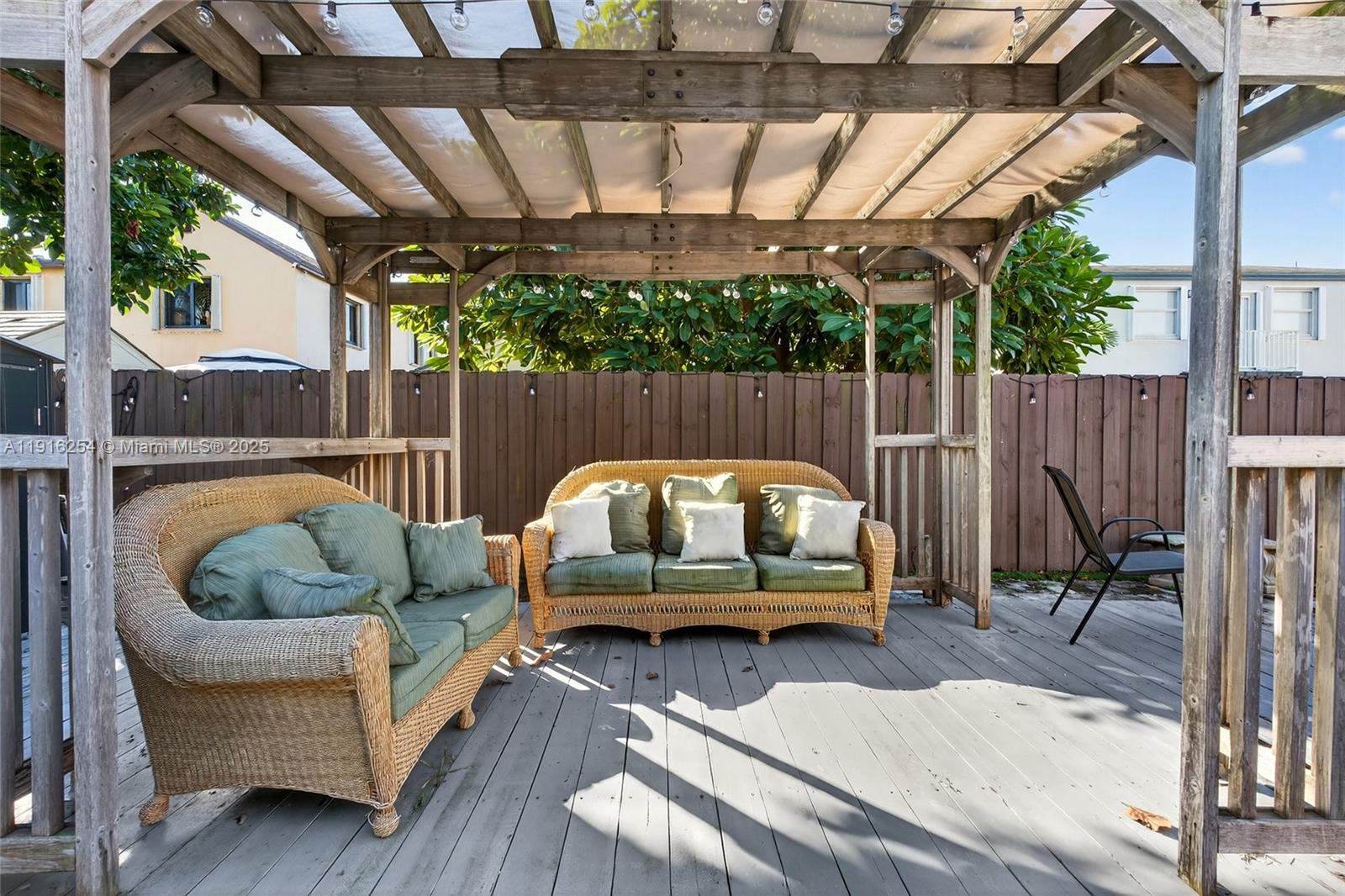 CUTLER LANDINGS 1ST ADDN - Residential