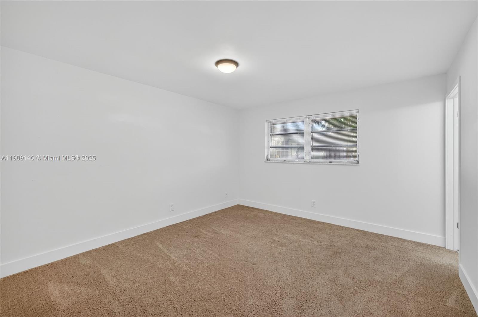 NORTH HOLLYWOOD - Residential Lease