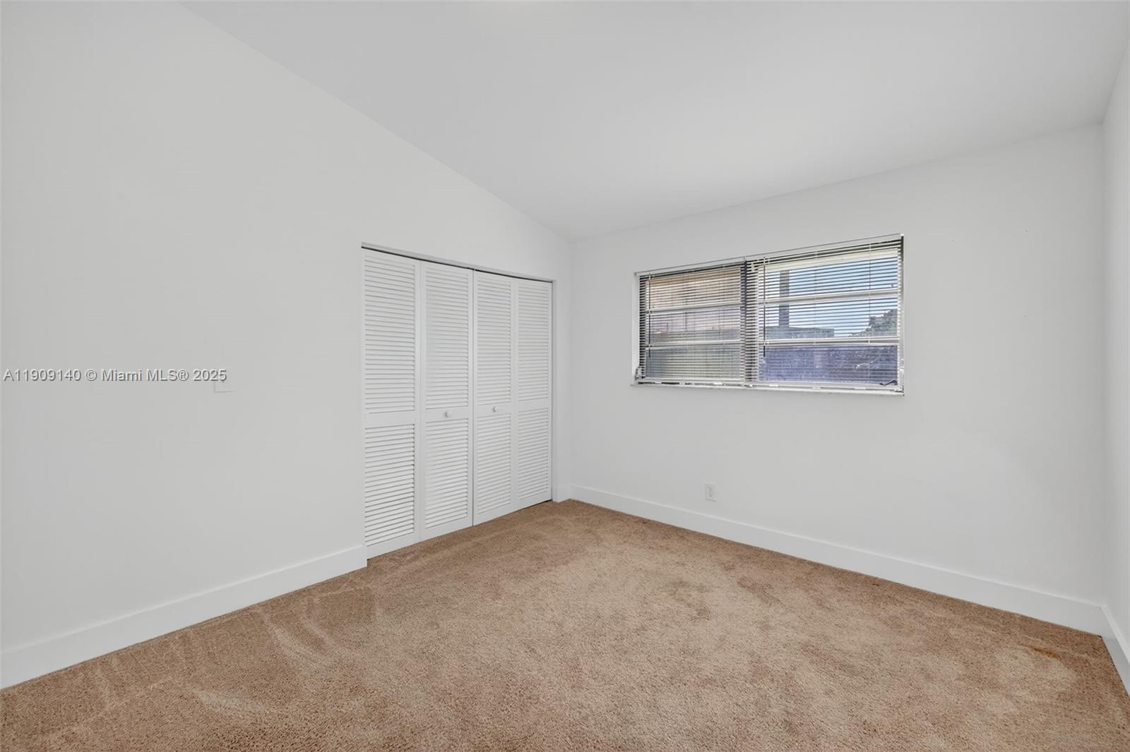 NORTH HOLLYWOOD - Residential Lease