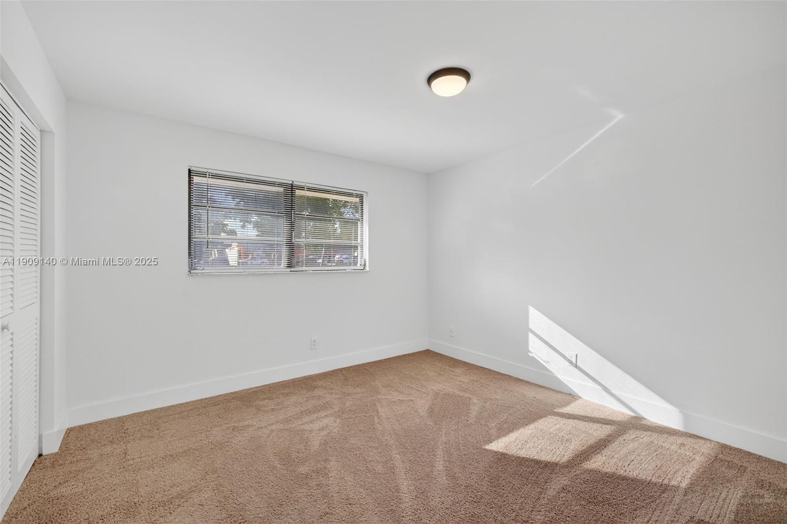 NORTH HOLLYWOOD - Residential Lease