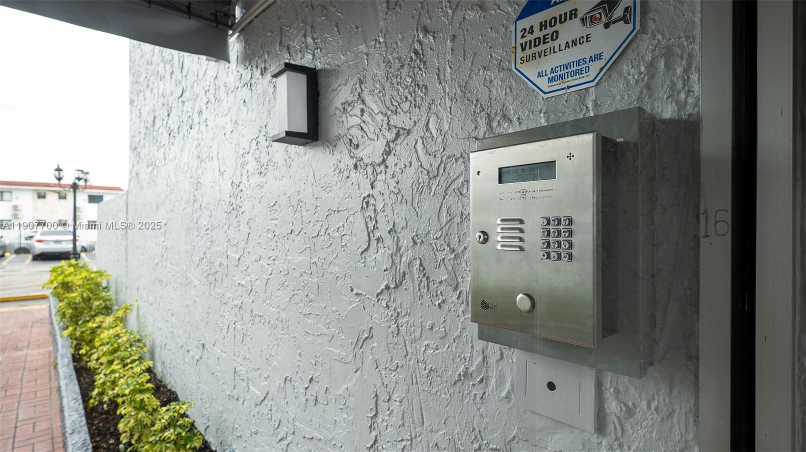 TWIN EXECUTIVE TOWERS CON - Residential Lease