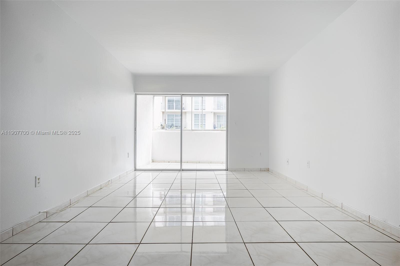 TWIN EXECUTIVE TOWERS CON - Residential Lease