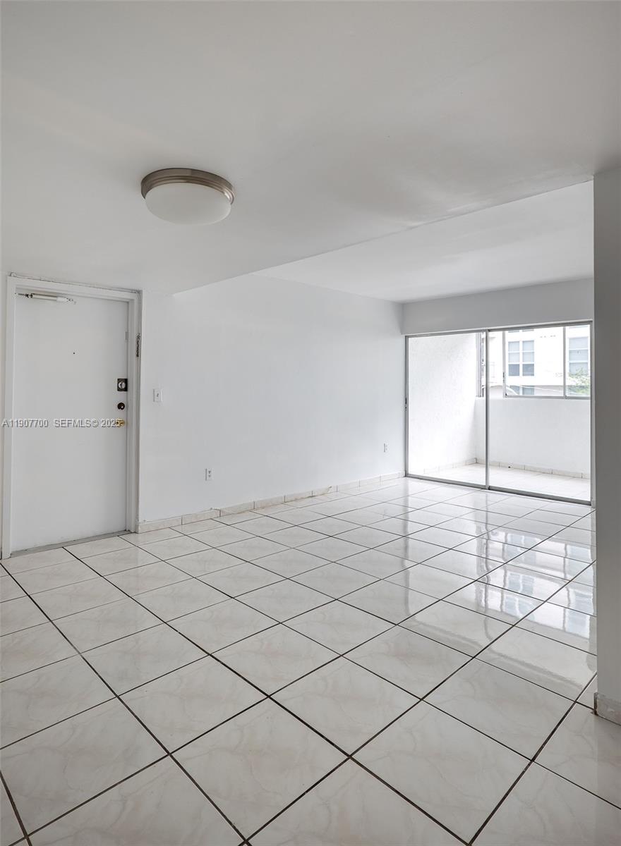 TWIN EXECUTIVE TOWERS CON - Residential Lease