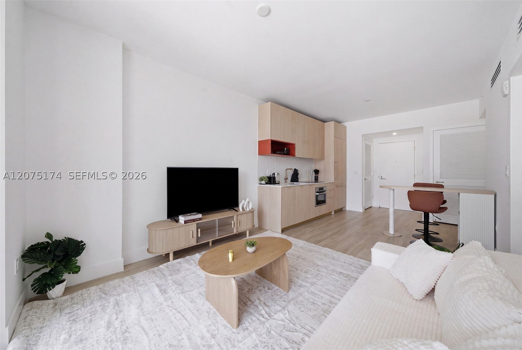 90 NE 32nd st 811