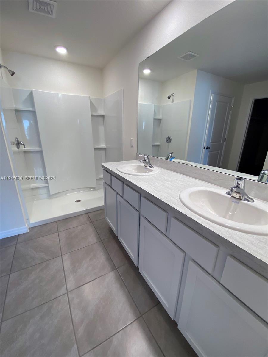 GREYSTONE HILLS PAHSE TWO - Residential