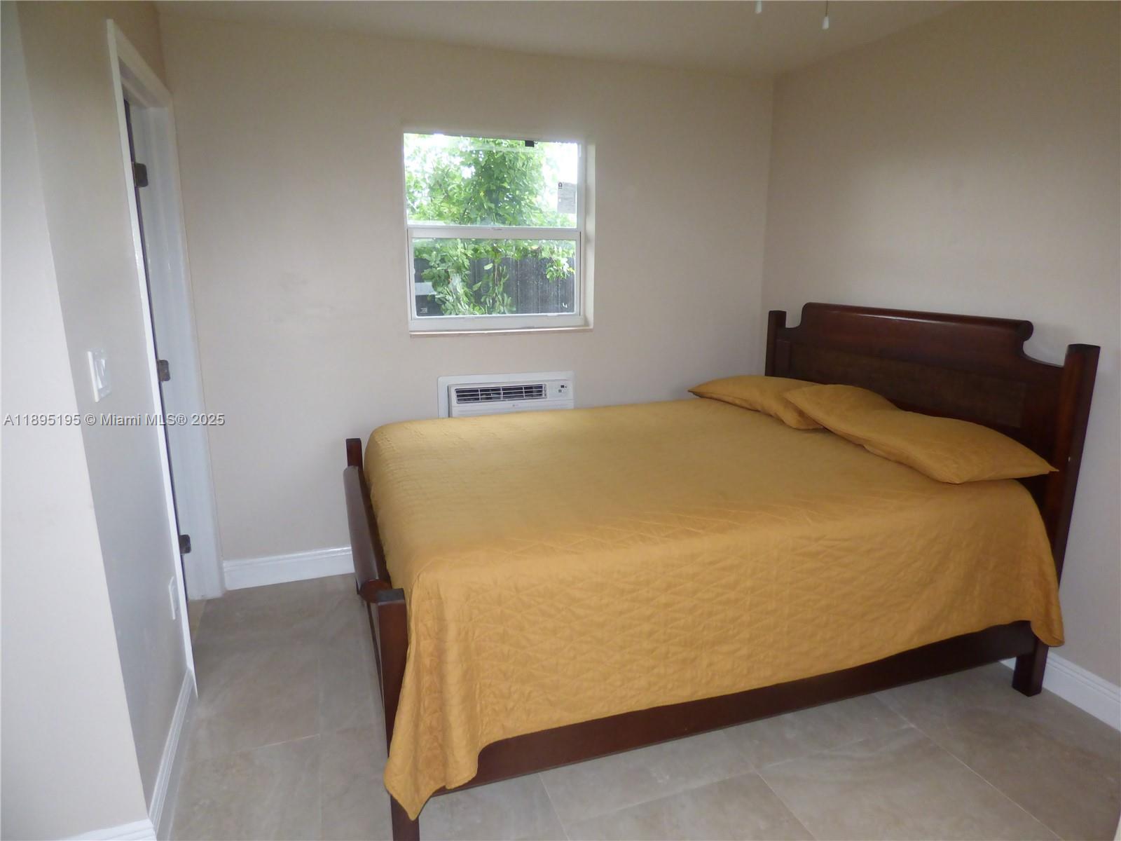 19121 NE Miami Ct 2