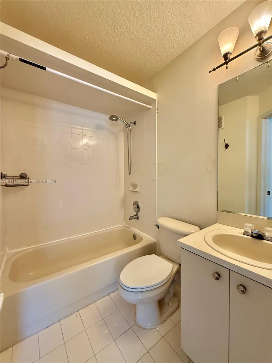HAMPTON PLACE CONDO - Residential Lease