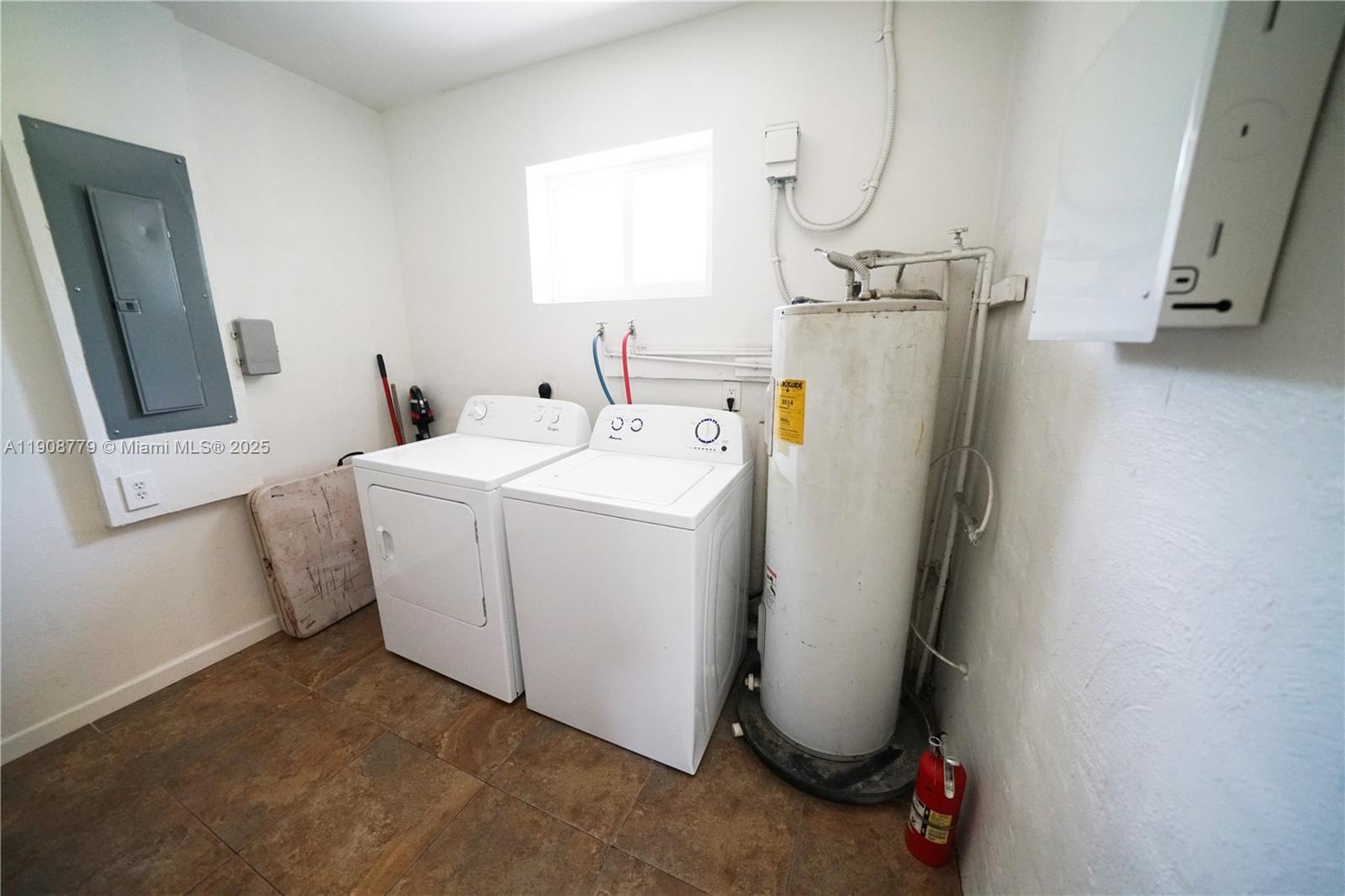 BROADVIEW PARK SEC 4 - Residential Lease