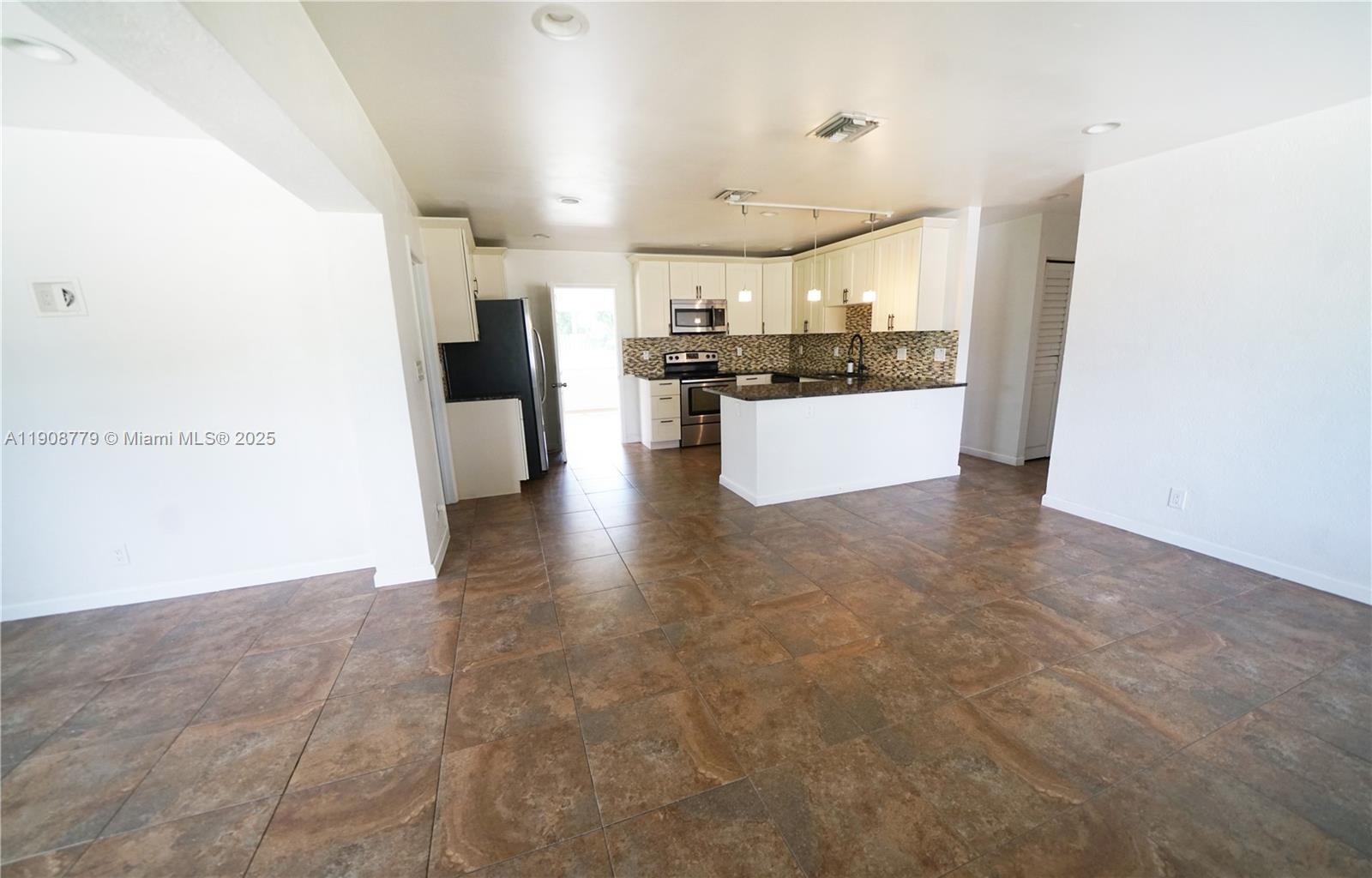 BROADVIEW PARK SEC 4 - Residential Lease