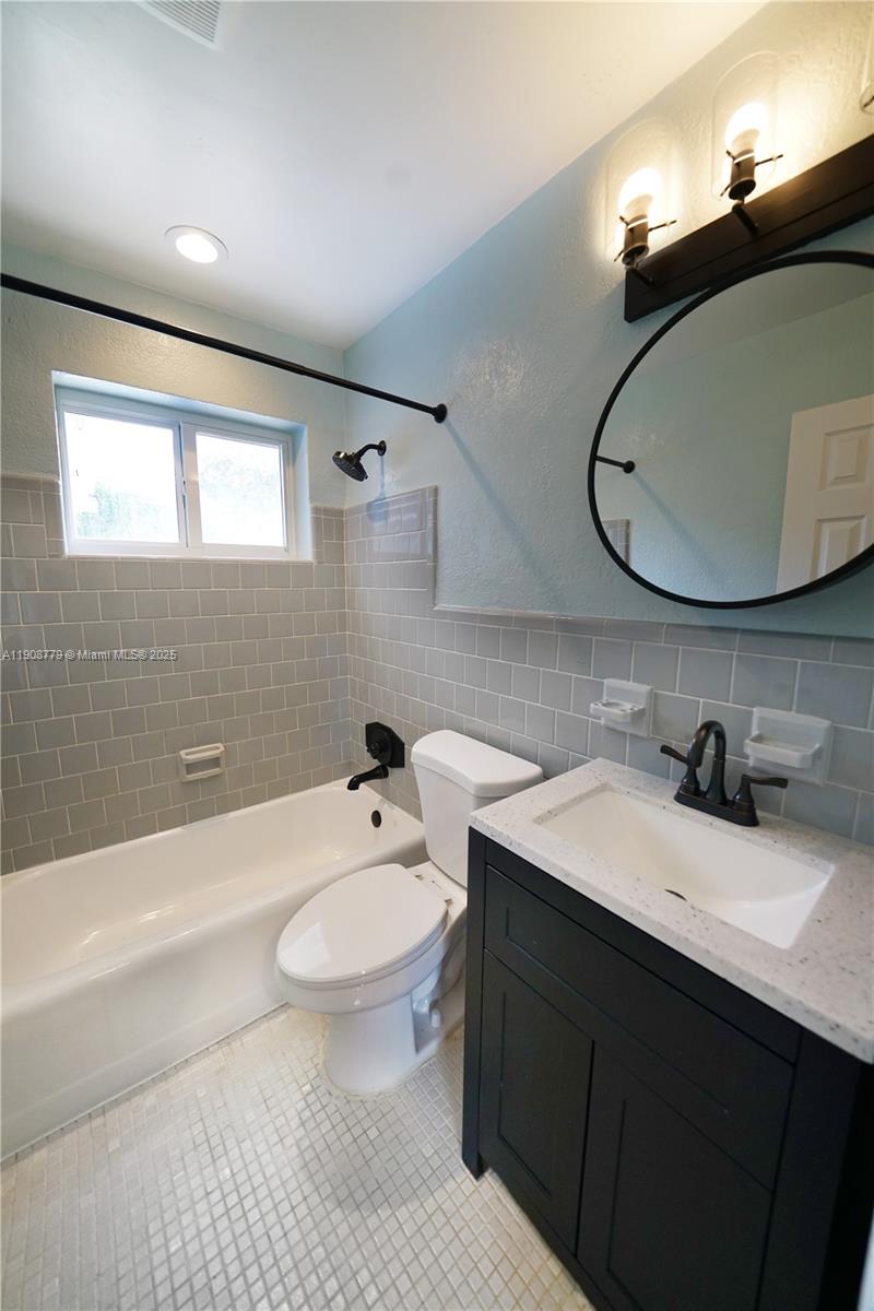 BROADVIEW PARK SEC 4 - Residential Lease