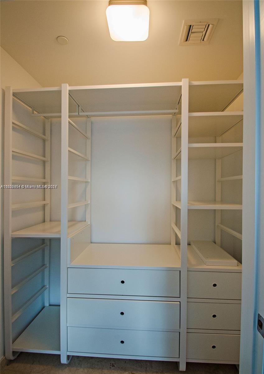 REACH CONDO - Residential Lease