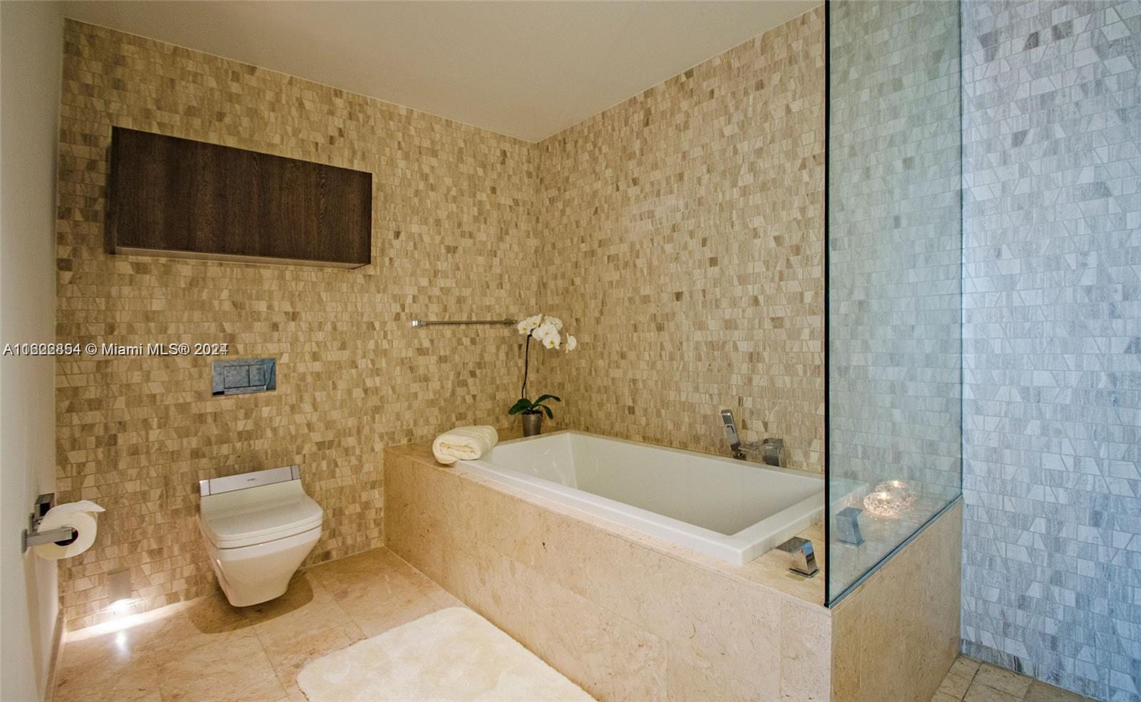 REACH CONDO - Residential Lease