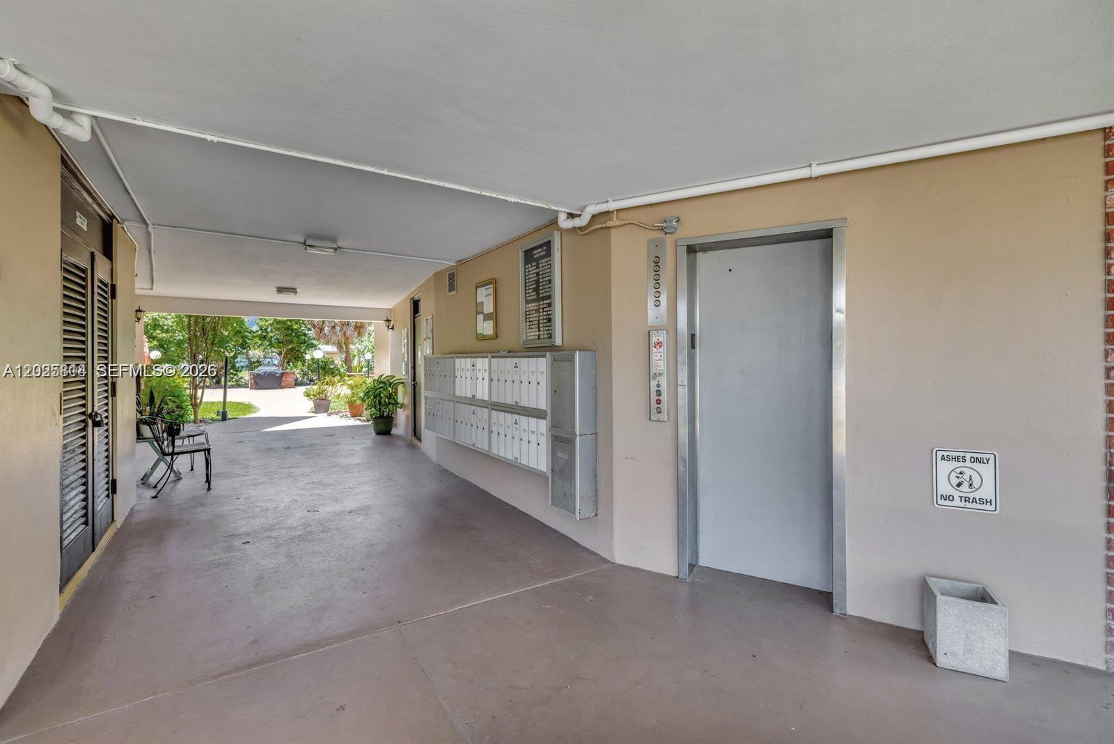 LAUDERDALE OAKS CONDO XV - Residential