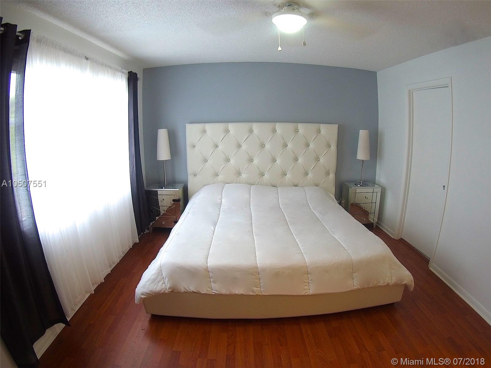 CORAL BAY - Residential