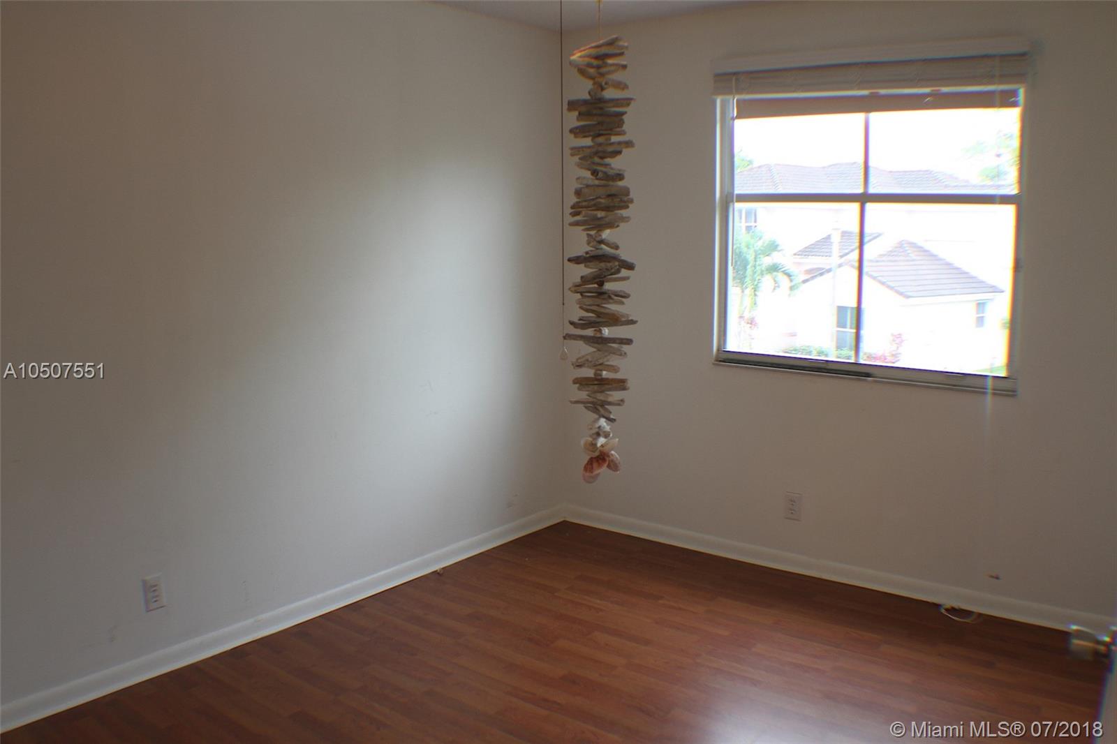 CORAL BAY - Residential