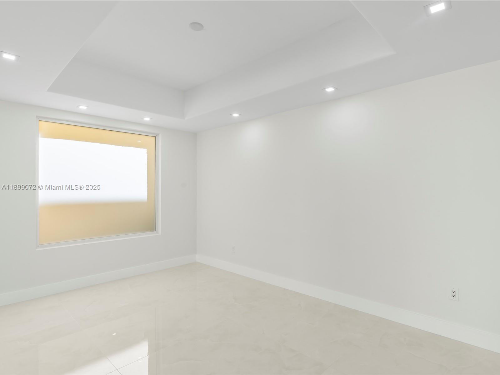 AVENTURA LAKES - PHASE II - Residential Lease