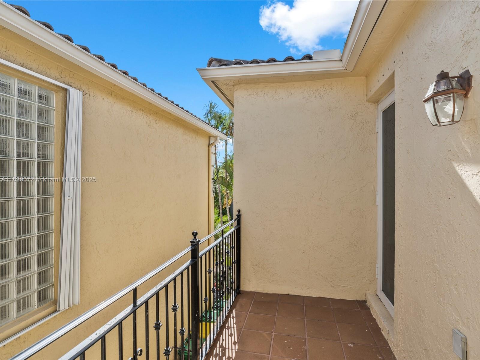 AVENTURA LAKES - PHASE II - Residential Lease