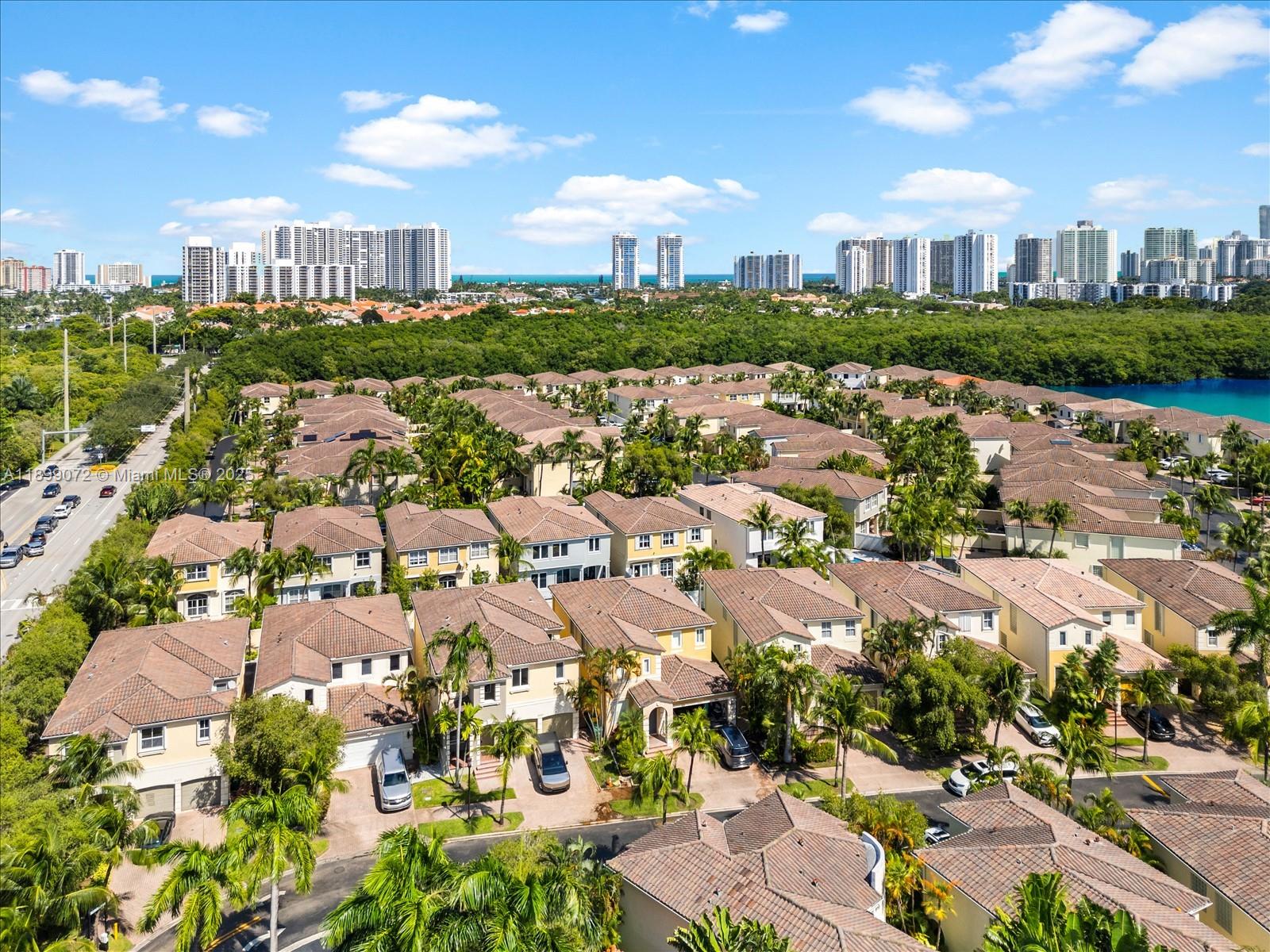 AVENTURA LAKES - PHASE II - Residential Lease