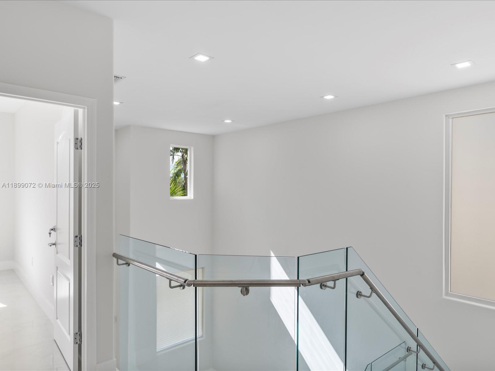 AVENTURA LAKES - PHASE II - Residential Lease