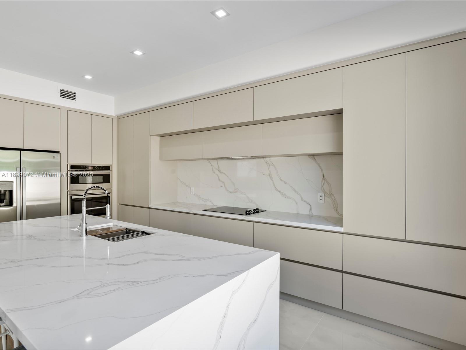 AVENTURA LAKES - PHASE II - Residential Lease