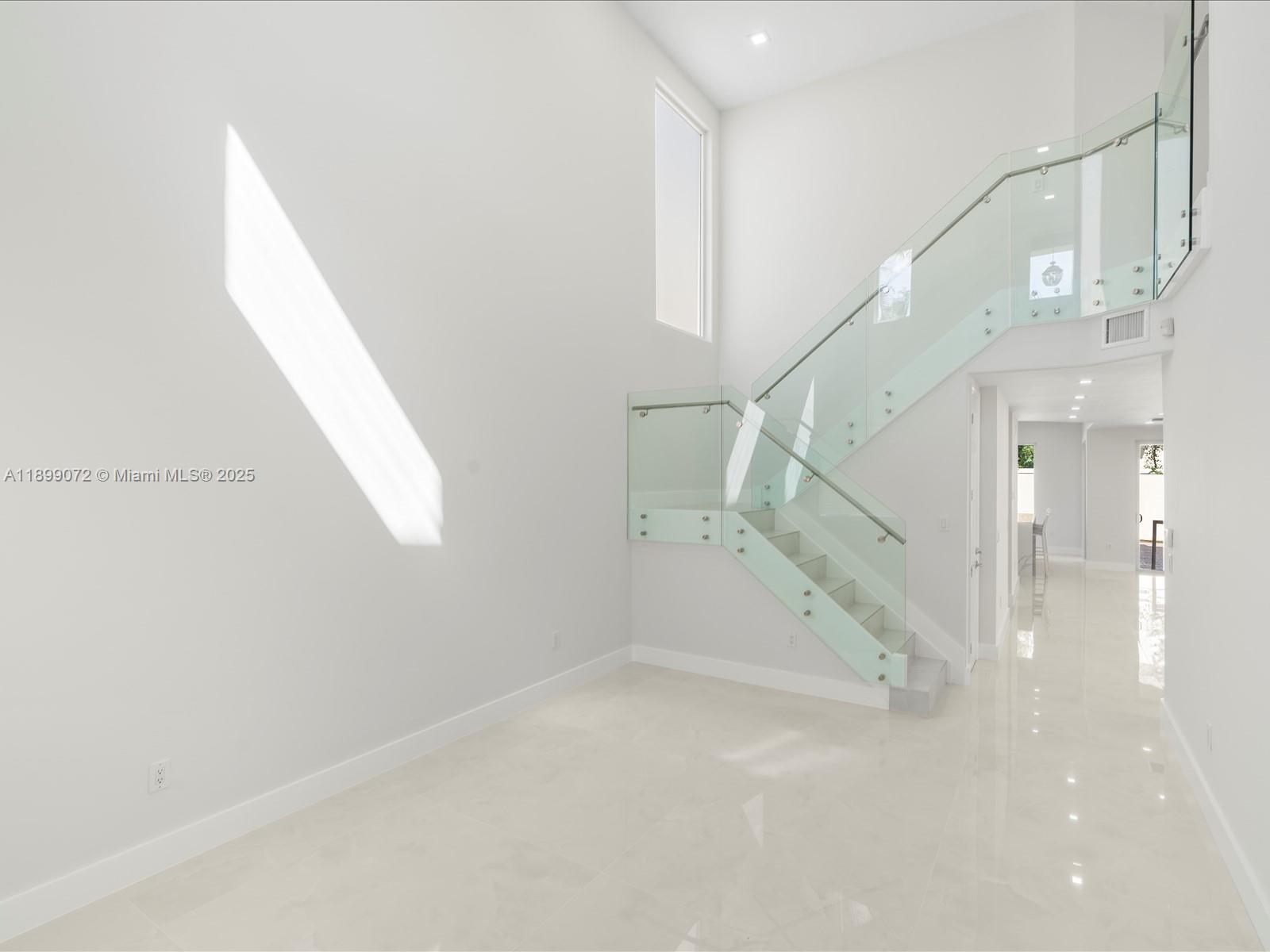 AVENTURA LAKES - PHASE II - Residential Lease