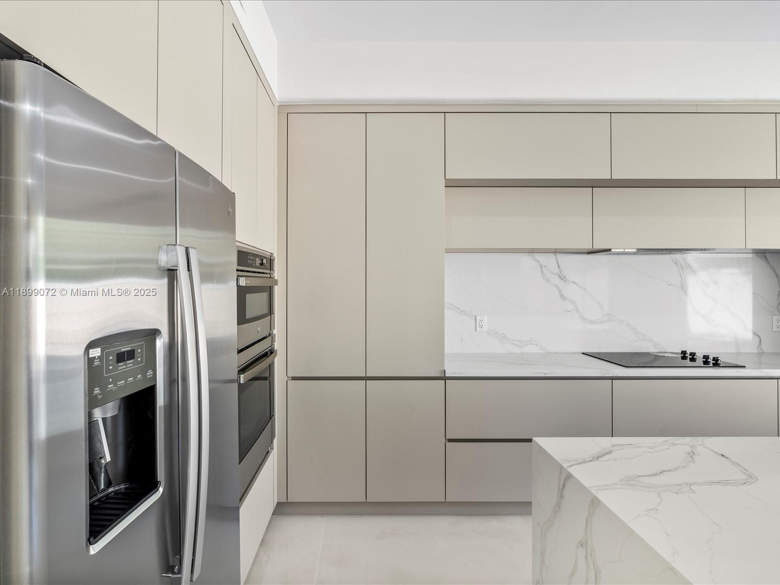 AVENTURA LAKES - PHASE II - Residential Lease