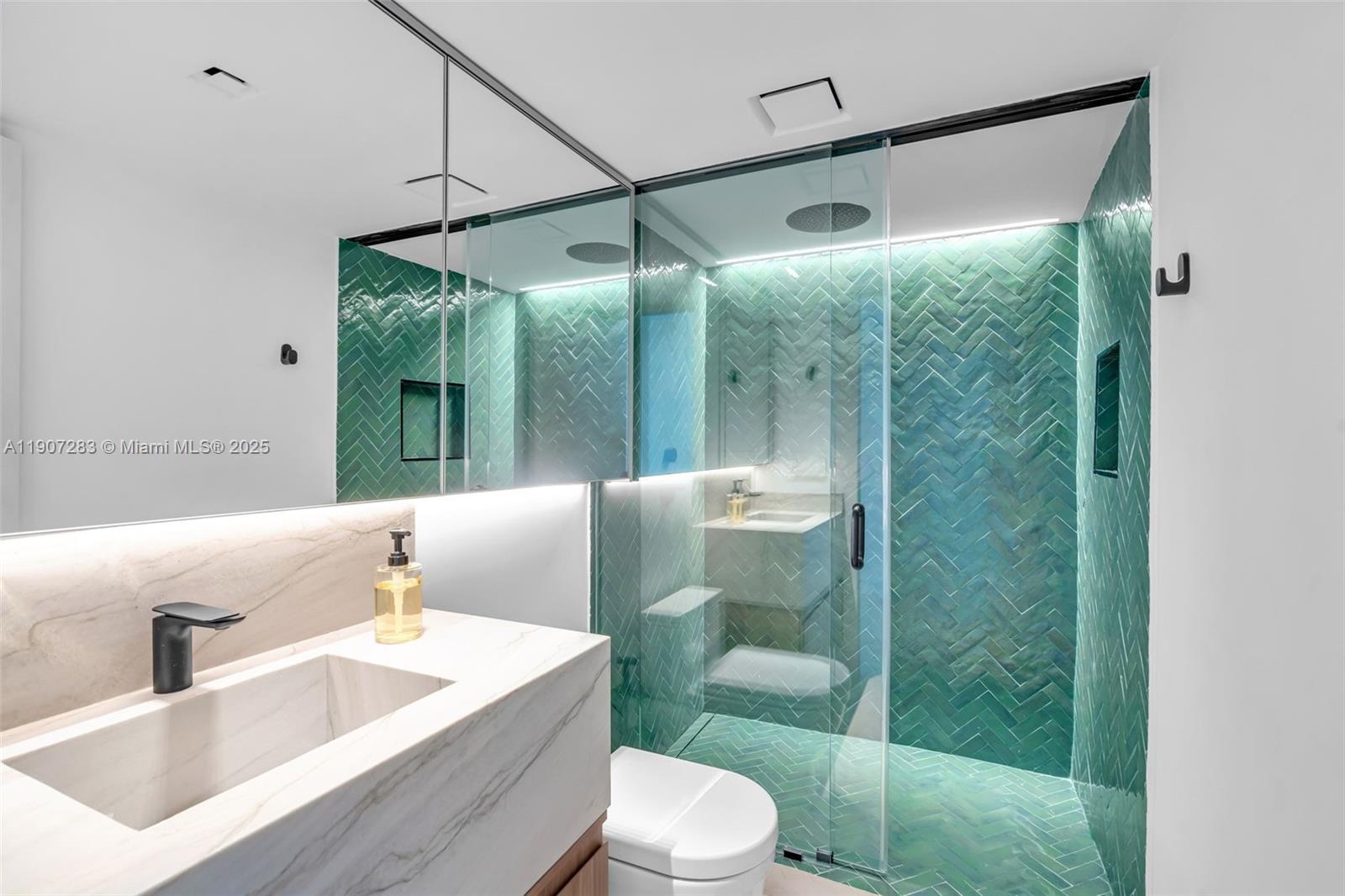 KING DAVID TOWERS CONDO - Residential Lease