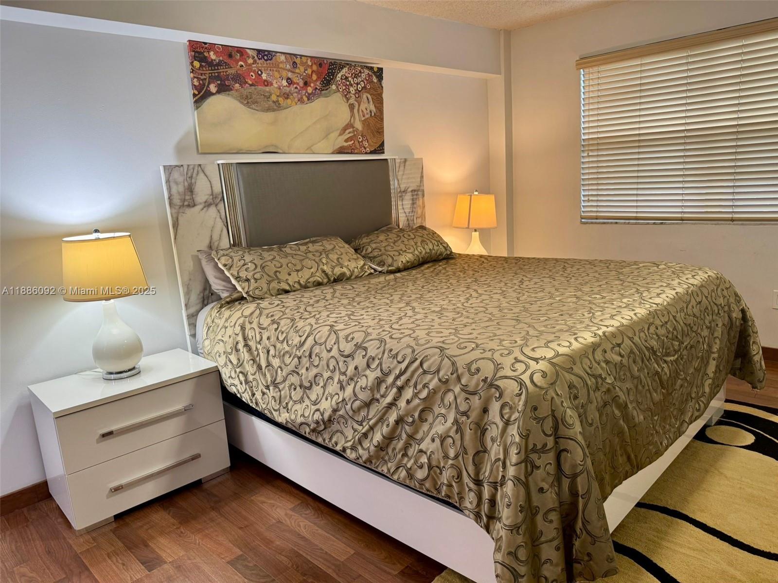 THE ISLES CONDO - Residential