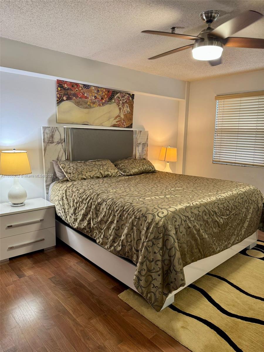 THE ISLES CONDO - Residential
