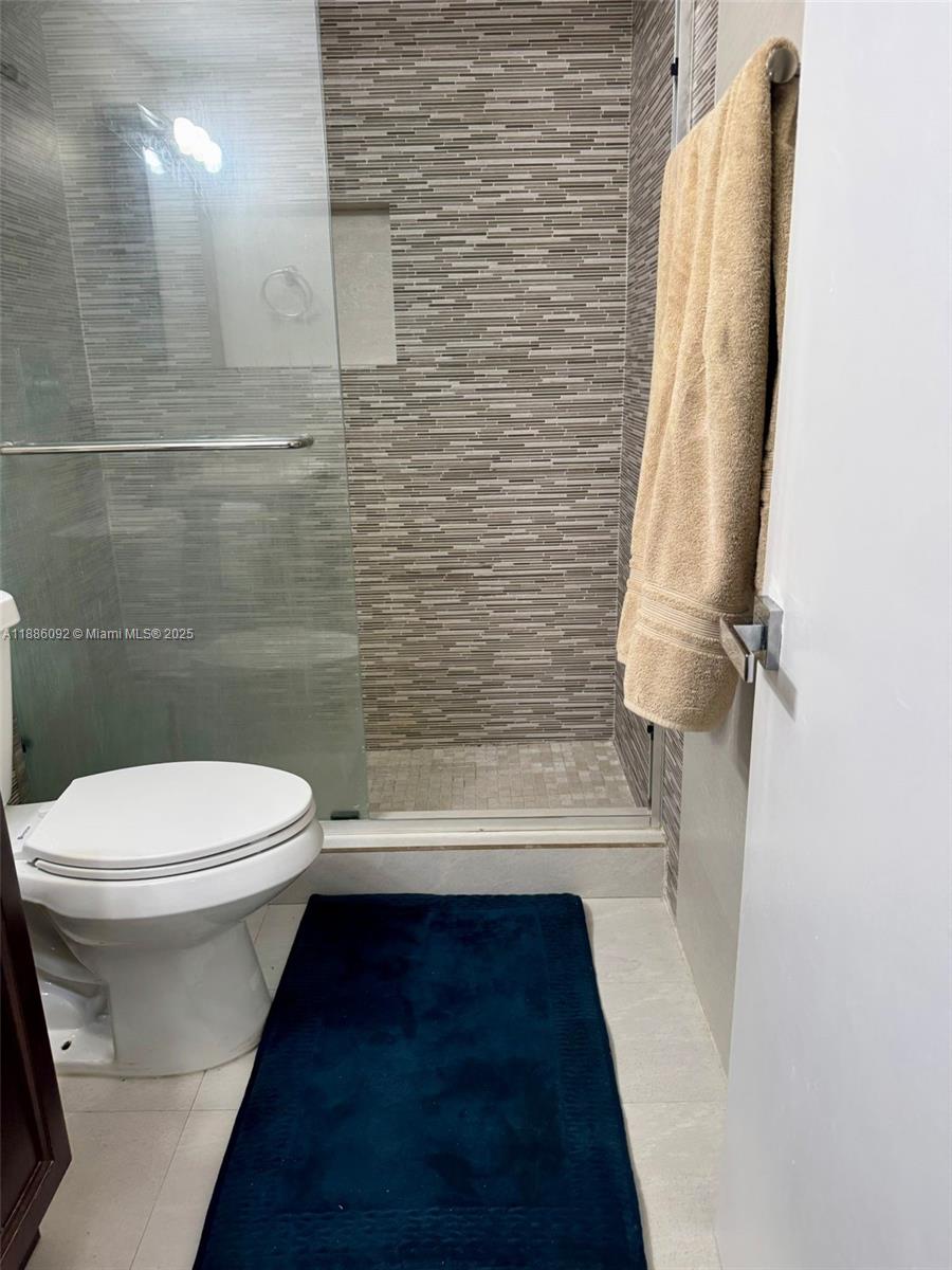 THE ISLES CONDO - Residential