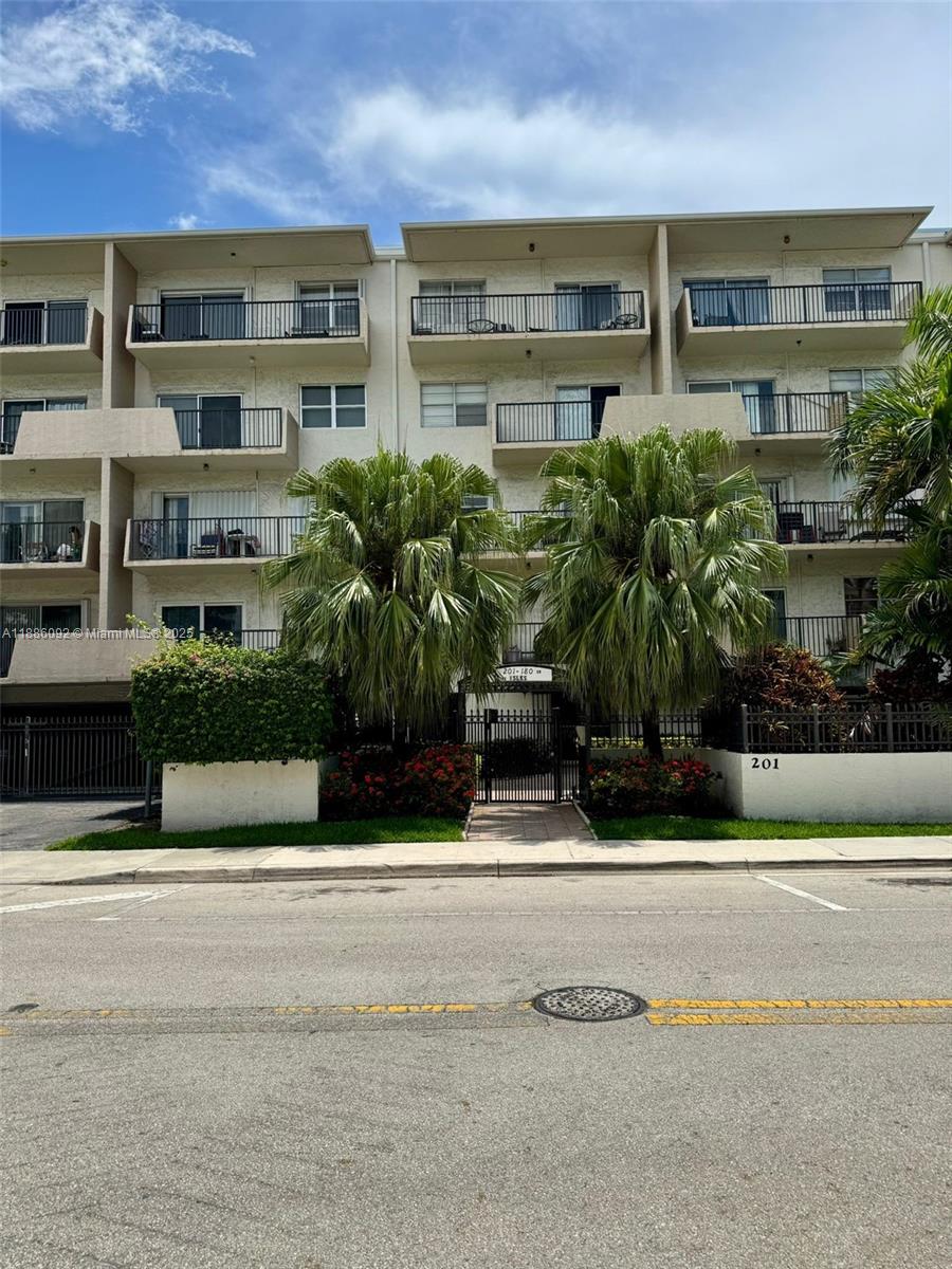 THE ISLES CONDO - Residential