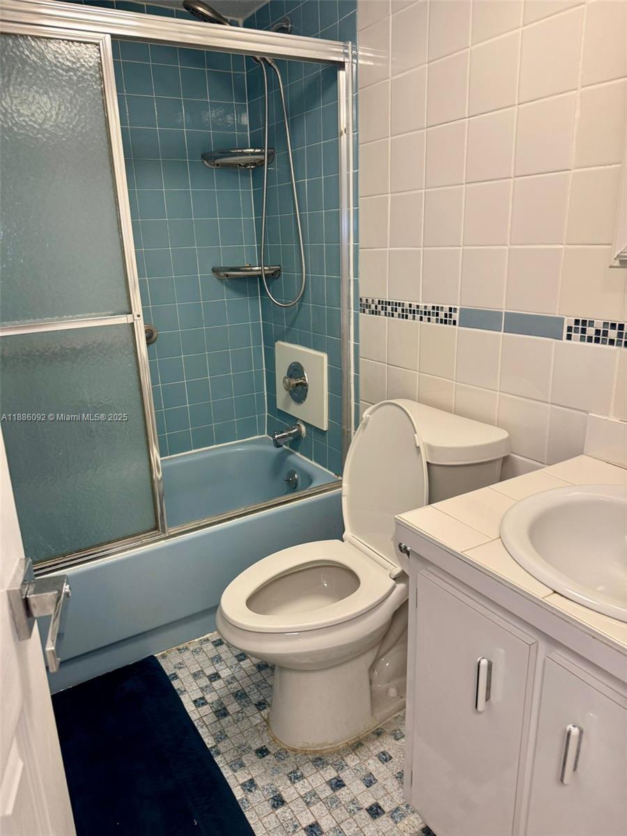 THE ISLES CONDO - Residential