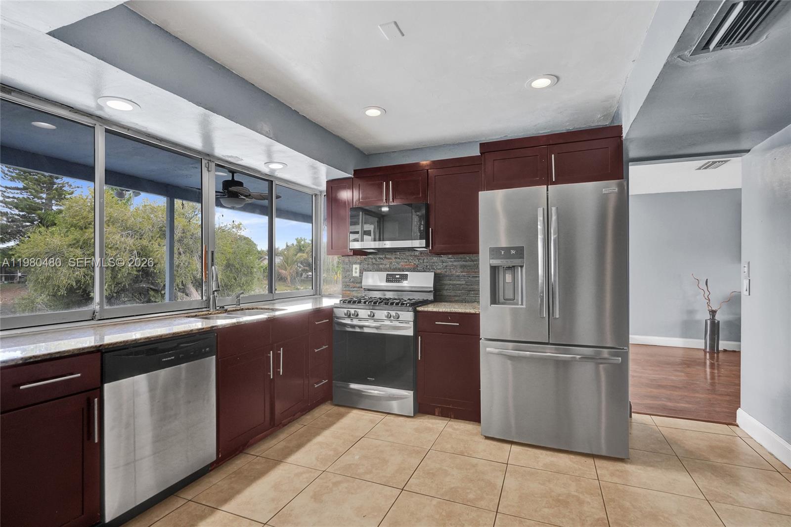 SUNRISE GOLF VILLAGE SEC - Residential