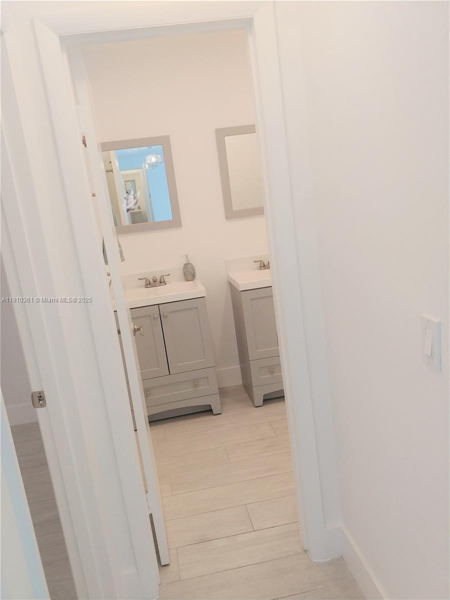 FIRST GULFSTREAM GARDEN - Residential Lease